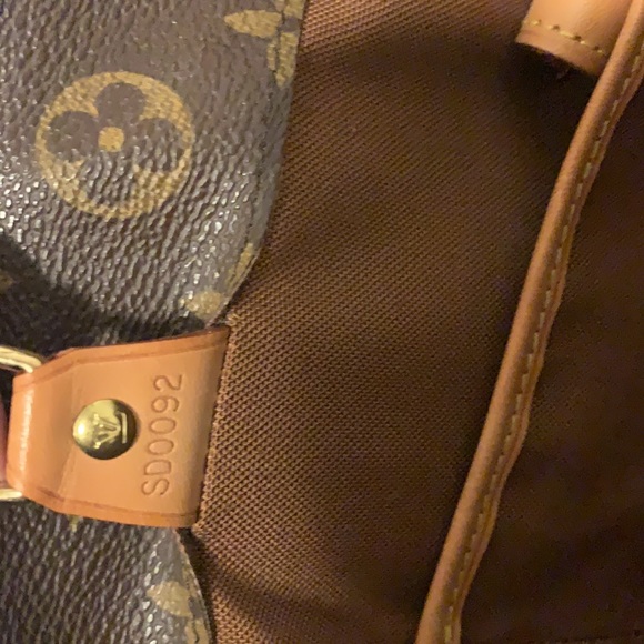 Louise Vuitton shoulder bag made in USA - Picture 10 of 10